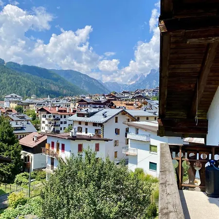 Casa Dolomia - Pieno Centro E A Due Passi Dal Apartman
